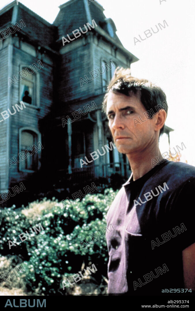 ANTHONY PERKINS en PSICOSIS II: EL REGRESO DE NORMAN, 1983 (PSYCHO II), dirigida por RICHARD FRANKLIN. Copyright UNIVERSAL PICTURES.