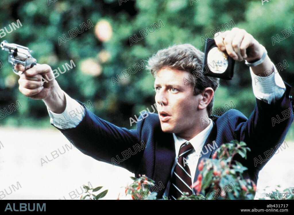 JUDGE REINHOLD in BEVERLY HILLS COP, 1984, directed by MARTIN BREST. Copyright PARAMOUNT PICTURES.
