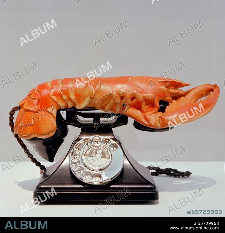 SALVADOR DALÍ. Dali, Salvador ; 1904-1989. "Téléphone-homard ou Téléphone aphrodisiaque ", 1936. Téléphone et homard (en plâtre peint), H. 0,18 ; L. 0,125 . l. 0,305. Francfort / M., Museum für Kommunikation.