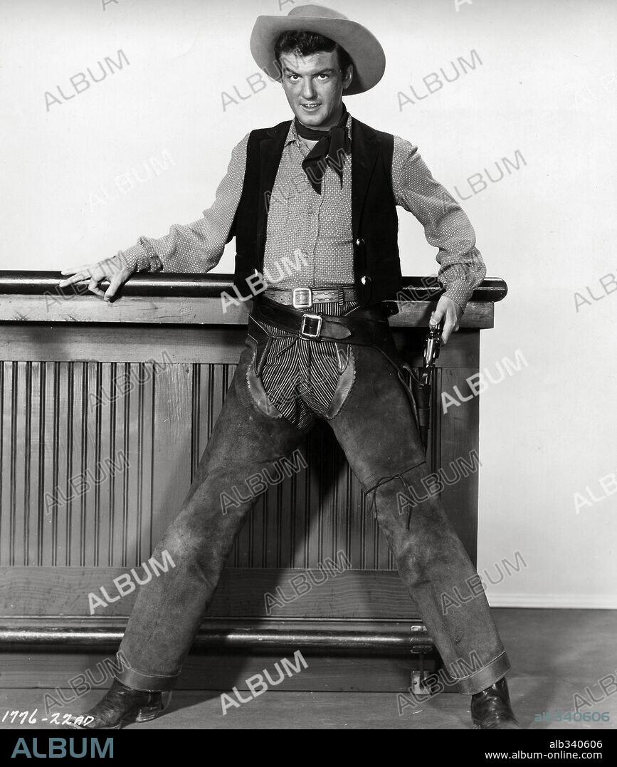 WILLIAM CAMPBELL en LA PRADERA SIN LEY, 1955 (MAN WITHOUT A STAR), dirigida por KING VIDOR. Copyright UNIVERSAL PICTURES.