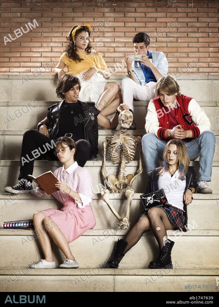 ALEX MARUNY, ANDREA DURO, ANNA CASTILLO, AURA GARRIDO, JAIME OLIAS and JAVIER BODALO in GHOST GRADUATION, 2012 (PROMOCION FANTASMA), directed by JAVIER RUIZ CALDERA. Copyright MOD PRODUCCIONES/TVE/AXN/THINK STUDIO/CANAL+/IKURI/TVC/FIP.