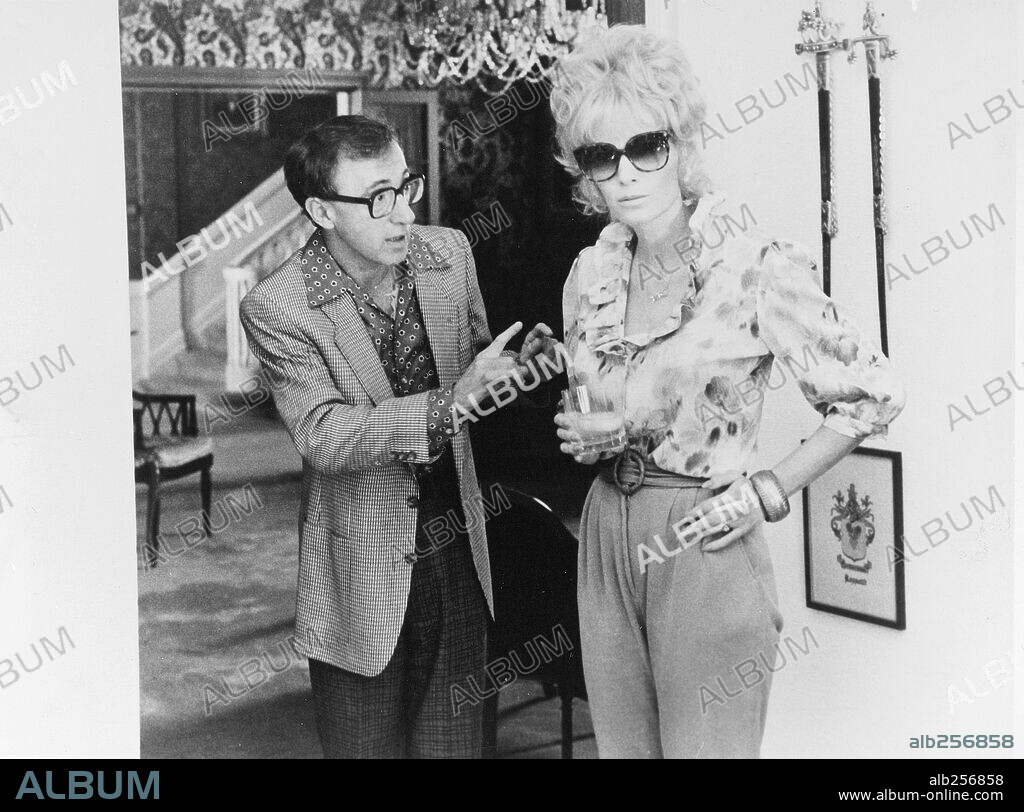 MIA FARROW and WOODY ALLEN in BROADWAY DANNY ROSE, 1984, directed by WOODY ALLEN. Copyright ORION PICTURES.