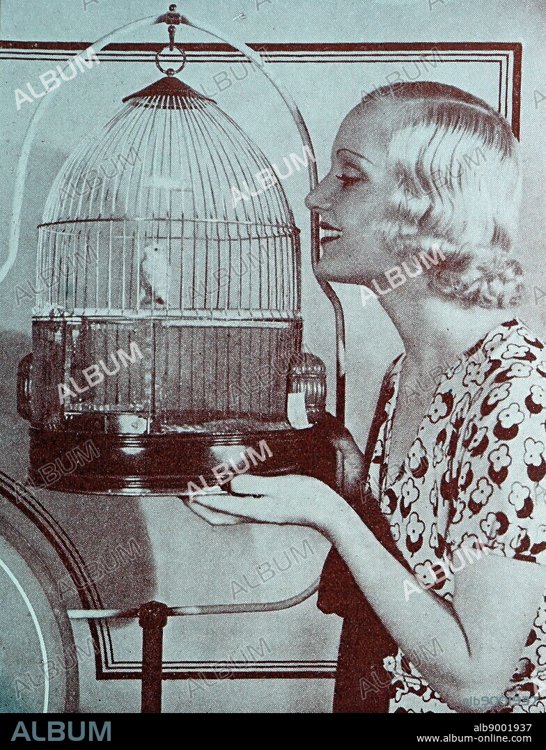 Photograph of Mae Clarke (1910-1992) an American actress.
