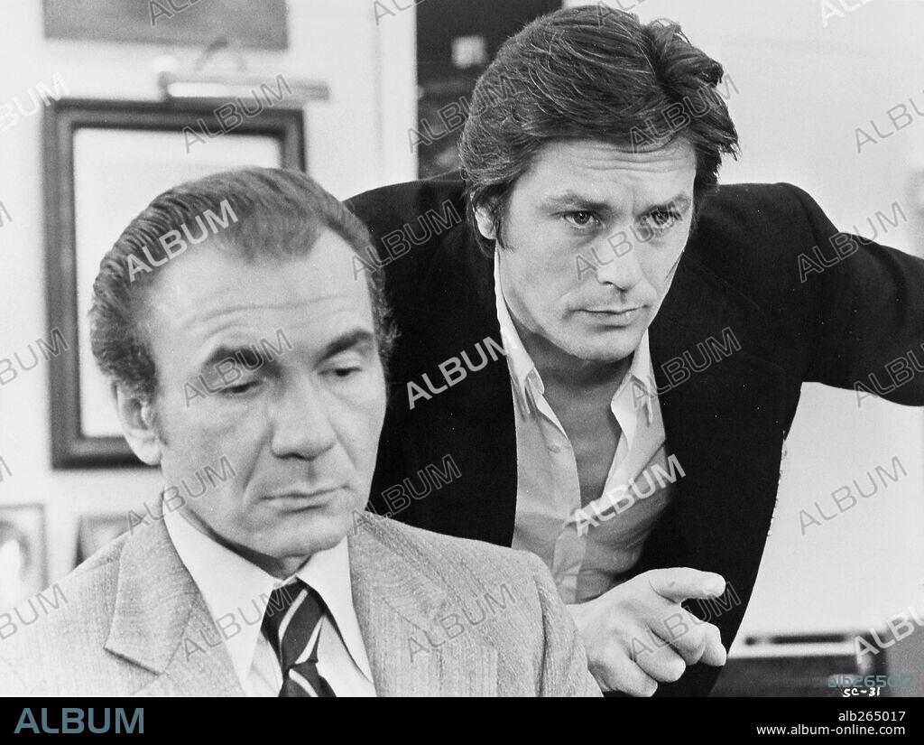 ALAIN DELON and JOHN COLICOS in SCORPIO, 1973, directed by MICHAEL WINNER. Copyright MIRISCH/SCIMITAR PROD.