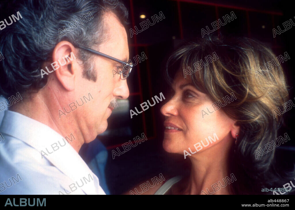 ANTONIO VALERO and MIRTHA IBARRA in AUNQUE ESTES LEJOS, 2003, directed by JUAN CARLOS TABÍO. Copyright TORNASOL FILMS/ICAIC/Dmvb FILMS.