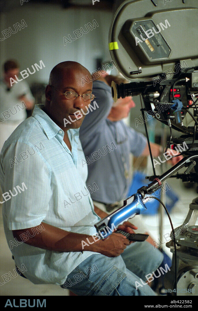 JOHN SINGLETON in 2 FAST 2 FURIOUS, 2003, directed by JOHN SINGLETON. Copyright UNIVERSAL PICTURES / REED, ELI.