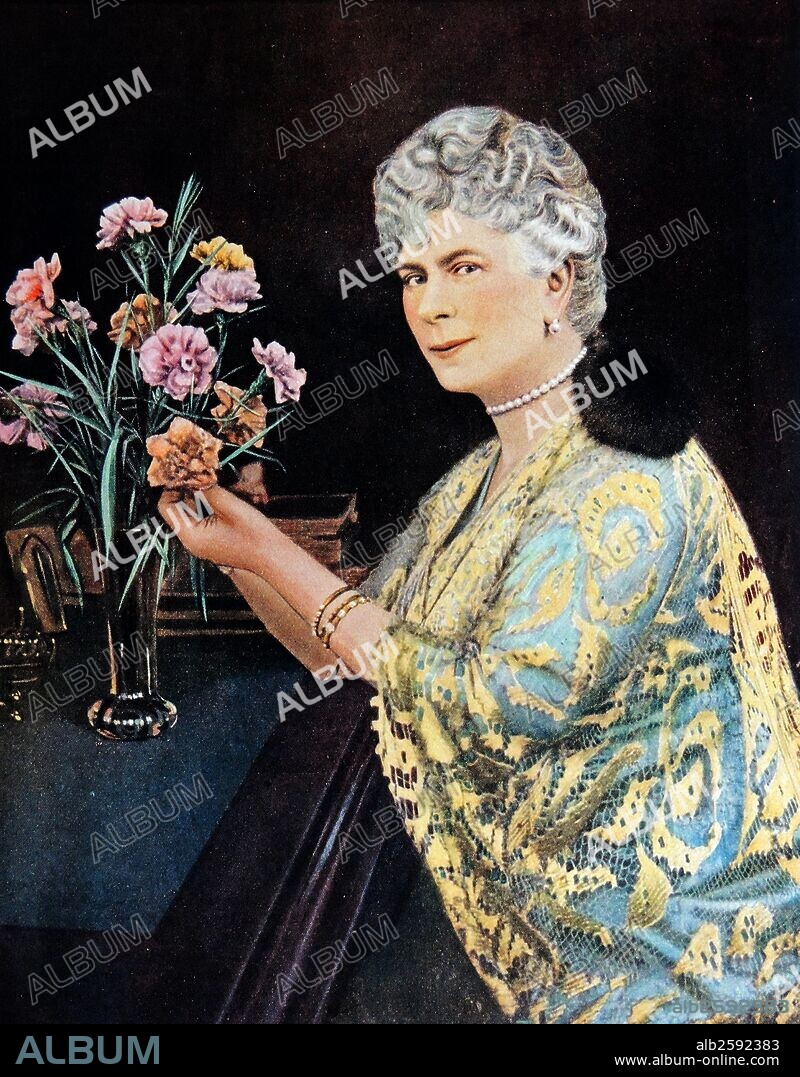 Painting of Mary of Teck (1867 - 1953). Mary of Teck was Queen of the United Kingdom and wife of King-Emperor George V. Dated 1923.