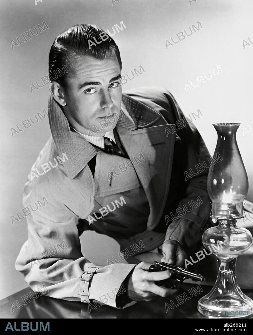 ALAN LADD in THIS GUN FOR HIRE, 1942, directed by FRANK TUTTLE. Copyright PARAMOUNT PICTURES / SCHAFER, A.L. 'WHITEY'.