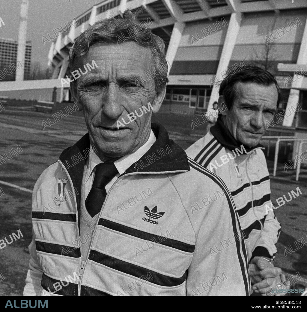 Malmö 1983-04-09. Egon Jönsson, lagledare och Tord Grip, tränare för Malmö FF . Foto: Torbjörn Andersson / EXP / TT / Kod 4 . ** AFTONBLADET OUT **.