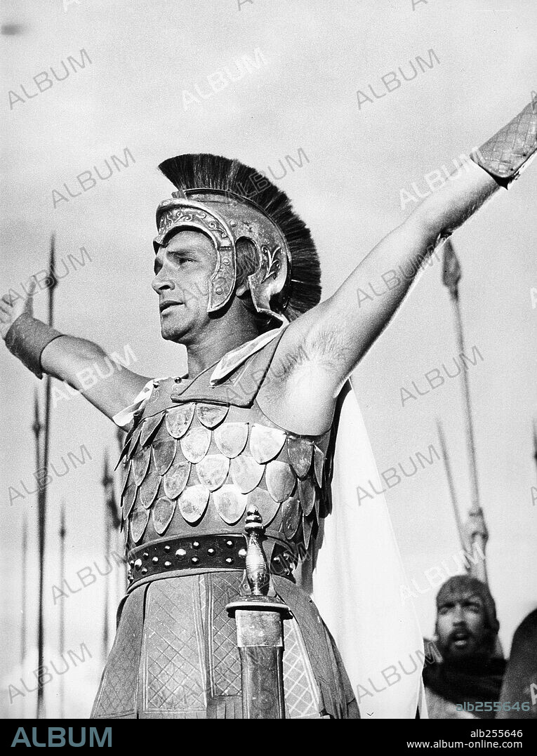 RICHARD BURTON in ALEXANDER THE GREAT, 1956, directed by ROBERT ROSSEN. Copyright UNITED ARTISTS.