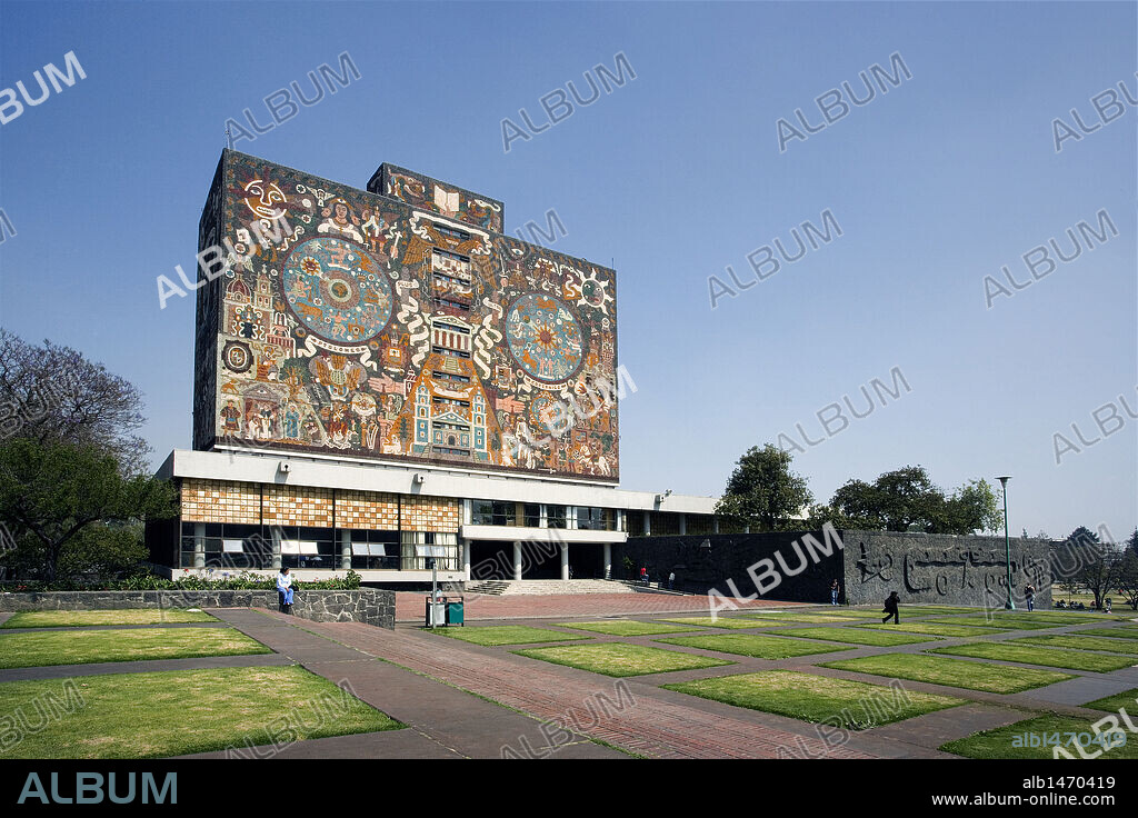 UNIVERSIDAD NACIONAL AUTONOMA DE MEXICO (UNAM). Declarada Patrimonio Cultural de la Humanidad por la UNESCO. Vista del EDIFICIO de la BIBLIOTECA CENTRAL. MEXICO D. F. México.