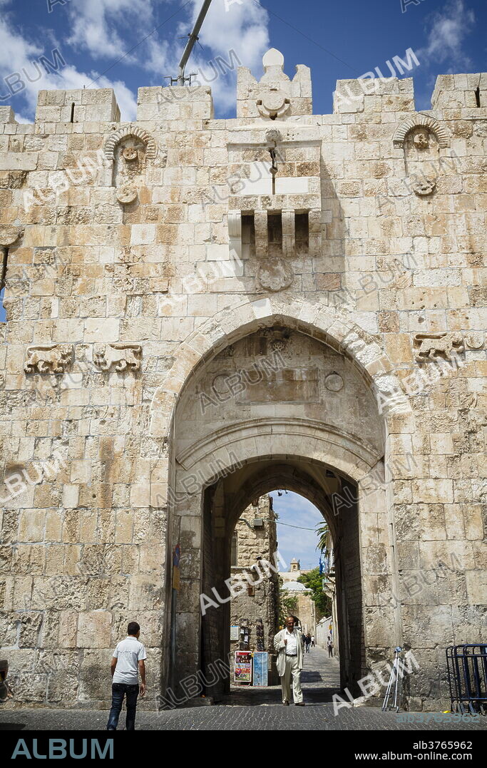 The Lions Gate in the Old City, UNESCO World Heritage Site, Jerusalem, Israel, Middle East.
