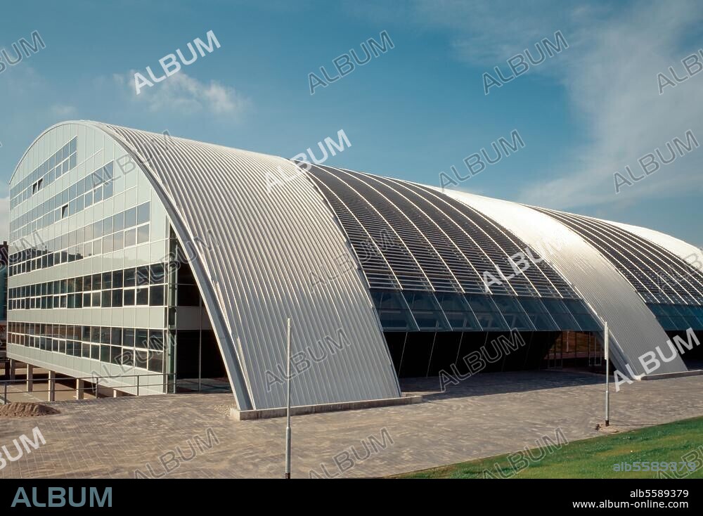 Duisburg, Micro Electronic Centrum, (Sir Norman Foster © Jochen Helle 6 × 9 cm.