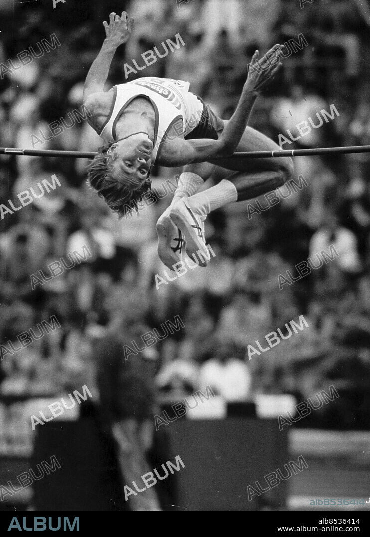 1984-07-18. Patrik Sjöberg är bättre än någonsin just nu. Medalj i OS tror hans tränare Viljo Nousiainen under förutsättning att Patrik får förbii skadefri.. Foto: Håkan Lindgren / DN / TT / Kod: 69. ** SvD OUT **.