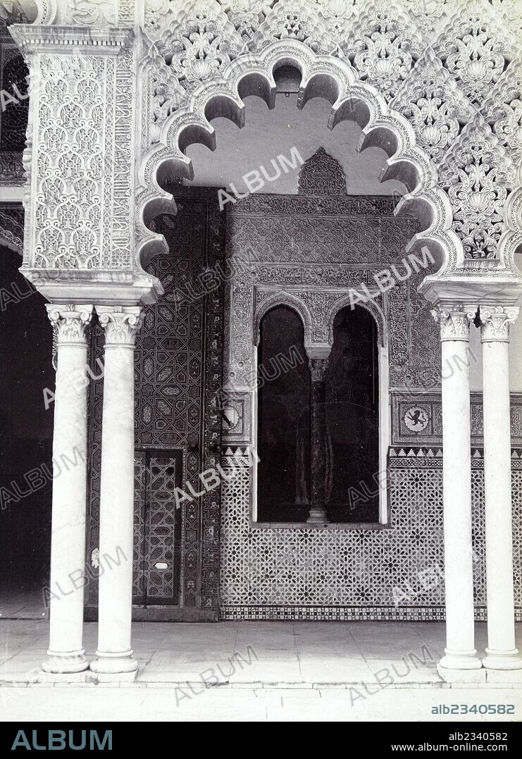 Sevilla, Alcázar, Patio de las Doncellas – detalle.