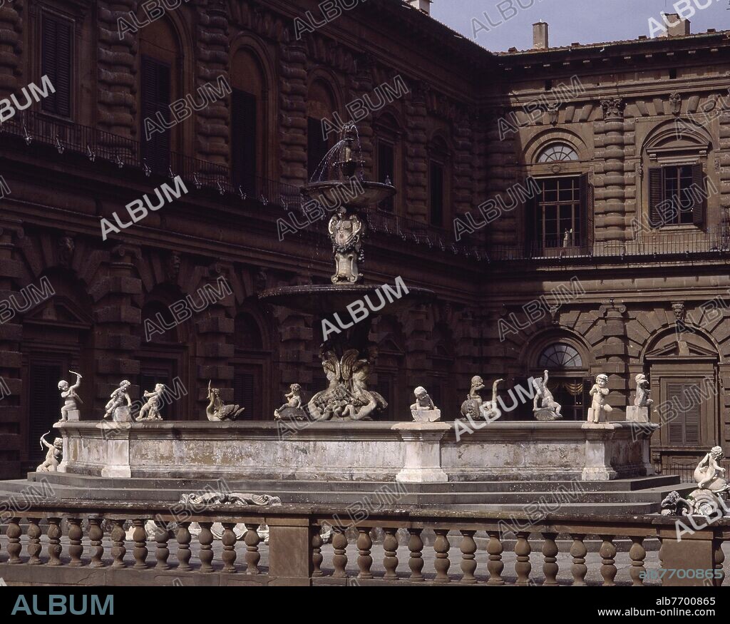 SUSINI FRANCESCO. FUENTE DE CARCIOFO O DE LA ALCACHOFA DISEÑADA EN 1641 - SITUADA FRENTE AL PALACIO PITTI.