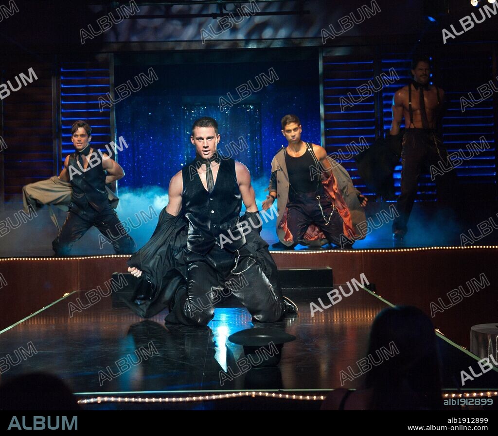CHANNING TATUM und MATT BOMER in MAGIC MIKE, 2012, unter der Regie von STEVEN SODERBERGH. Copyright NICK WECHSLER PRODUCTIONS.