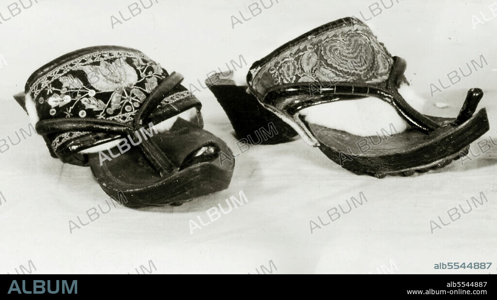UNKNOWN. Pair of Sandals, Burma, 19th century.