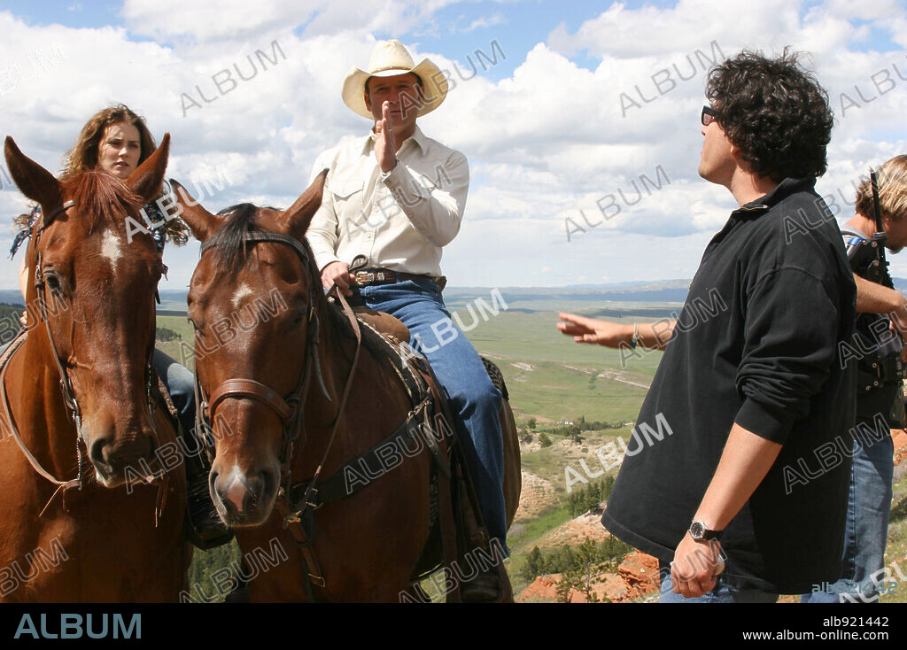 ALISON LOHMAN, MICHAEL MAYER and TIM MCGRAW in FLICKA, 2006, directed by MICHAEL MAYER. Copyright 20TH CENTURY FOX / VAUGHAN, STEPHEN.