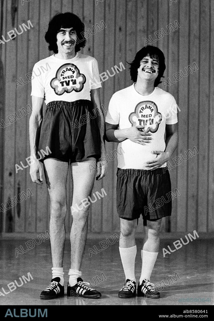 ARKIV 197501.. Skådespelaren Lasse Åberg (t.v.) och konstnären Ardy Strüwer i programmet Träna med TV 1 från 1975.. Foto: Bertil S-son Åberg / SVT Bild / Kod: 5600. RiR sv/v 21408. RiR nr. 6/75, 33/75. Mapp: Lasse och Ardy Träna med TV 1975.