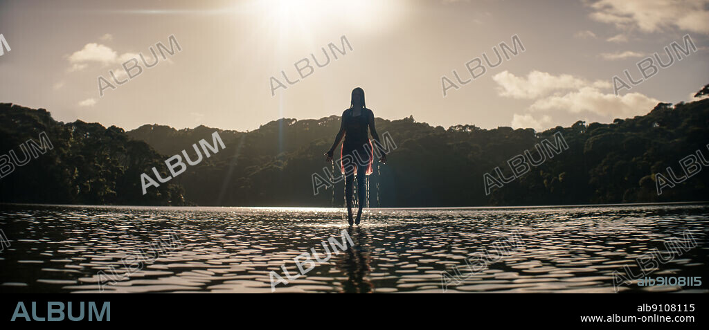 POSESION INFERNAL: EL DESPERTAR, 2023 (EVIL DEAD RISE), dirigida por LEE CRONIN. Copyright New Line Cinema / Warner Bros.