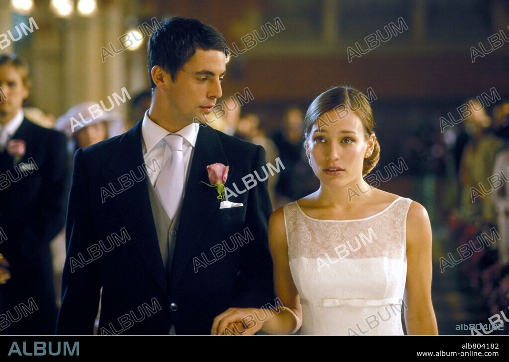 LENA HEADEY, MATTHEW GOODE and PIPER PERABO in IMAGINE ME & YOU, 2005, directed by OL PARKER. Copyright BBC FILMS.