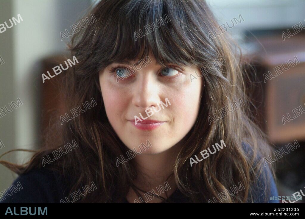 ZOOEY DESCHANEL en [500] DIAS JUNTOS, 2009 ([500] DAYS OF SUMMER), dirigida por MARC WEBB. Copyright FOX SEARCHLIGHT PICTURES.
