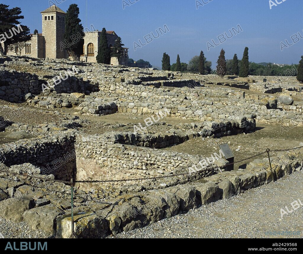 ARTE GRIEGO. ESPAÑA. FACTORIA DE SALAZONES (siglo I d. C.). Restos arqueológicos de unas pequeñas industrias que elaboraban los "antepasados" de las famosas anchoas de localidad de La Escala. NEAPOLIS GRIEGA DE EMPURIES. Provincia de Girona. Comarca del Alt Empordà. Cataluña.