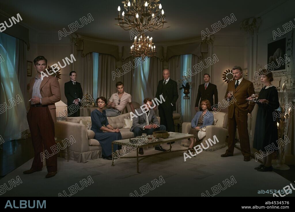 AIDAN TURNER, ANNA MAXWELL MARTIN, BURN GORMAN, CHARLES DANCE, DOUGLAS BOOTH, MAEVE DERMODY, MIRANDA RICHARDSON, NOAH TAYLOR, SAM NEILL y TOBY STEPHENS en AGATHA CHRISTIE: DIEZ NEGRITOS, 2015 (AND THEN THERE WERE NONE), dirigida por CRAIG VIVEIROS. Copyright MAMMOTH SCREEN.