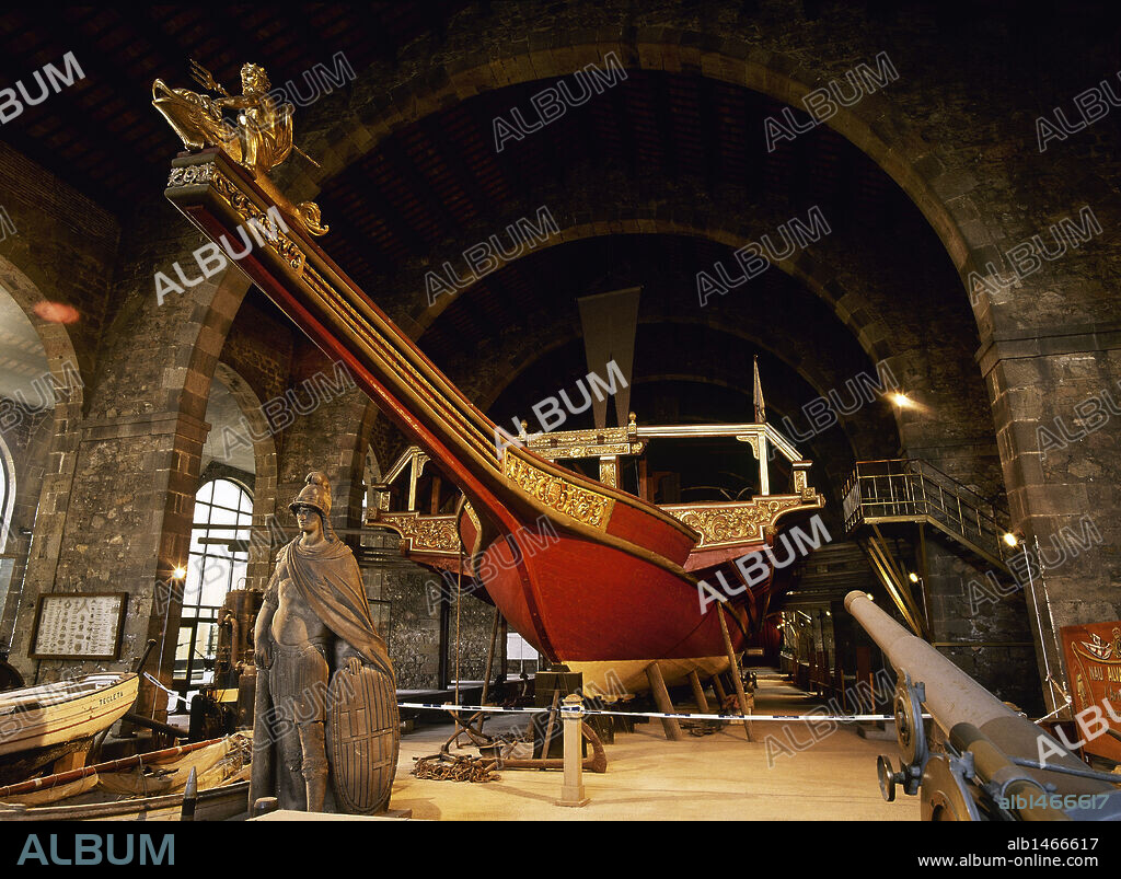 GALERA REAL DE JUAN DE AUSTRIA. Capitana de la Santa Liga, luchó contra los turcos en la Batalla de Lepanto (1571). PROA CON NEPTUNO COMO MASCARON. Museo Marítimo. Barcelona. Cataluña. España.