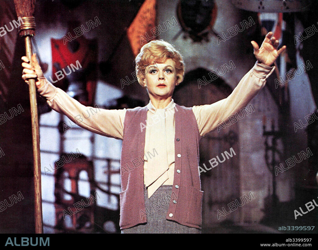ANGELA LANSBURY in BEDKNOBS AND BROOMSTICKS, 1971, unter der Regie von ROBERT STEVENSON. Copyright WALT DISNEY PICTURES.