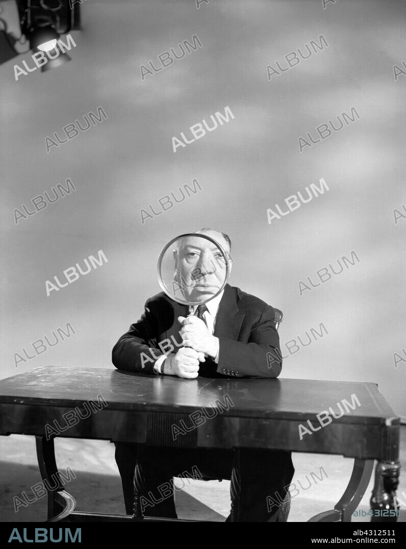 ALFRED HITCHCOCK en ALFRED HITCHCOCK PRESENTA, 1955 (ALFRED HITCHCOCK