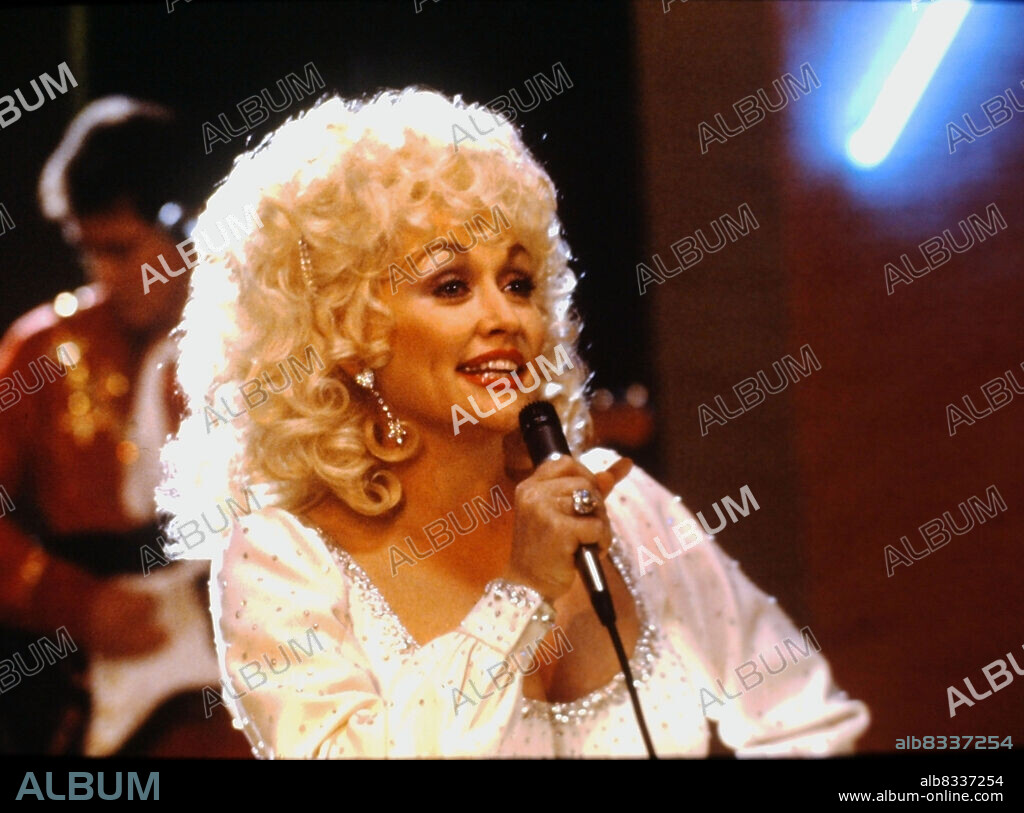 DOLLY PARTON in RHINESTONE, 1984, directed by BOB CLARK. Copyright 20TH CENTURY FOX.