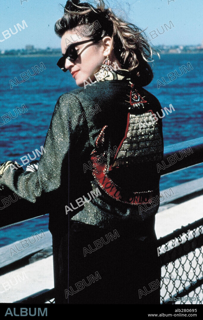 MADONNA dans DESPERATELY SEEKING SUSAN, 1985, réalisé par SUSAN SEIDELMAN. Copyright ORION PICTURES.
