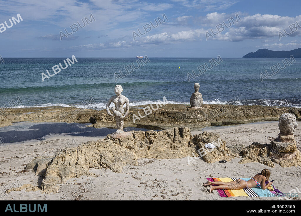 JOAN BENNASSAR. The wound, outdoor sculptures by Joan Bennàssar, sculpture by Joan Bennàssar, Can Picafort, municipality of Santa Margalida, Mallorca, Spain.