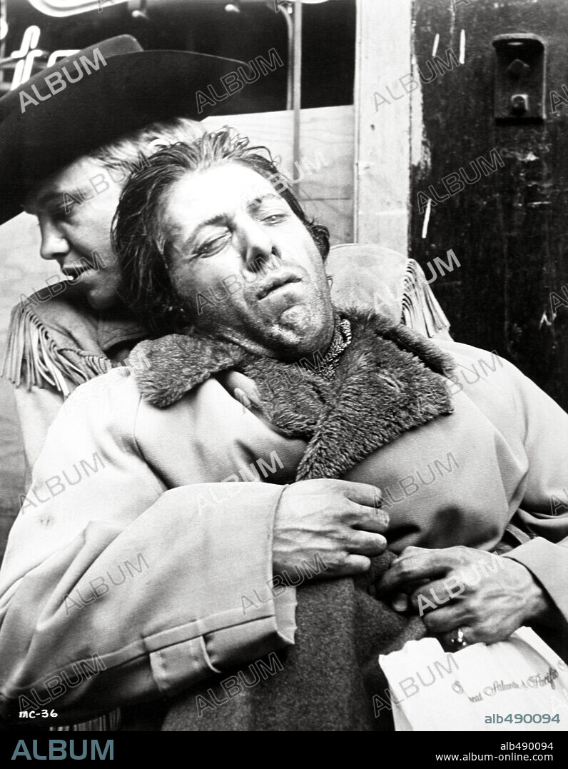 DUSTIN HOFFMAN y JON VOIGHT en COWBOY DE MEDIANOCHE, 1969 (MIDNIGHT COWBOY), dirigida por JOHN SCHLESINGER. Copyright UNITED ARTISTS.