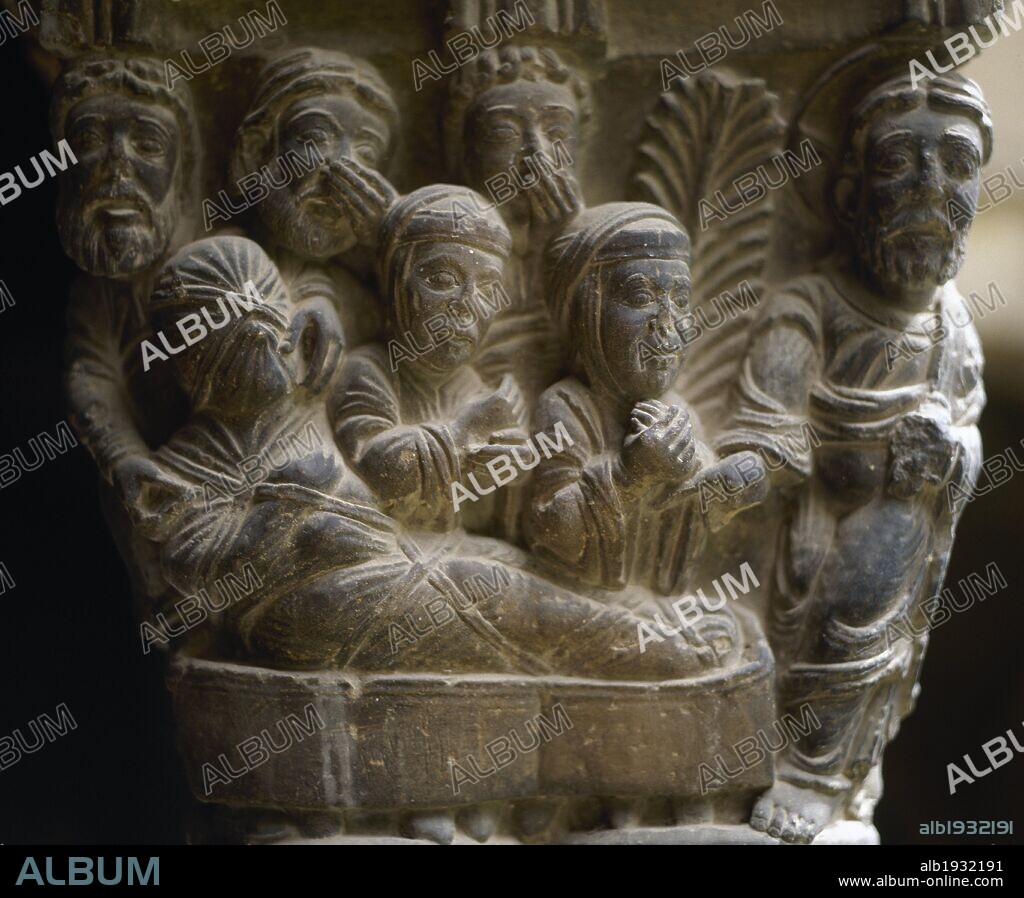 ARTE ROMANICO. ESPAÑA. Capitel del claustro de la COLEGIATA DE TUDELA (s. XIII). Representación de "LA RESURRECCION DE LAZARO". Navarra.