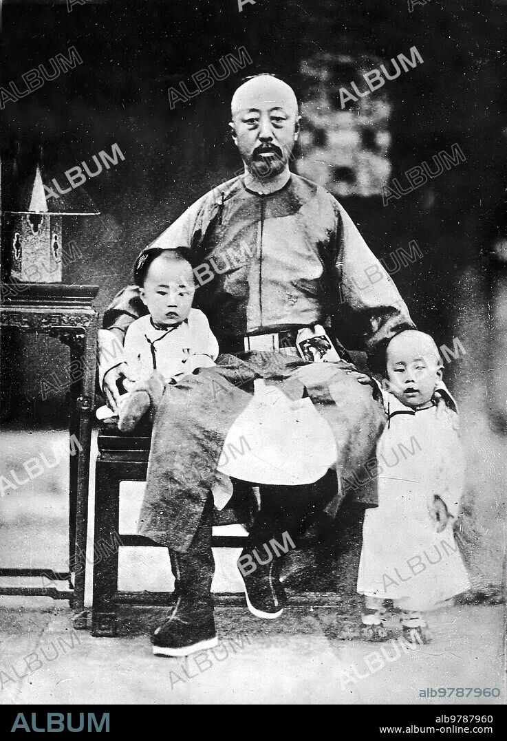 Noviembre 1908. Príncipe Choun, padre del difunto Emperador y actual Regente.