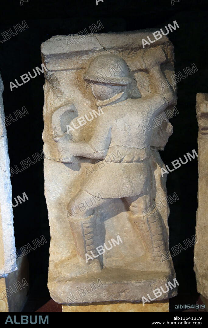Relief of Gladiator fights. Roman period. Beginning of 3rd century. Necropols, Hierapolis. Hierapolis Archaeology Museum. Turkey.