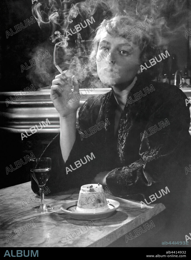 INGRID BERGMAN in ARCH OF TRIUMPH, 1948, directed by LEWIS MILESTONE. Copyright UNITED ARTISTS.