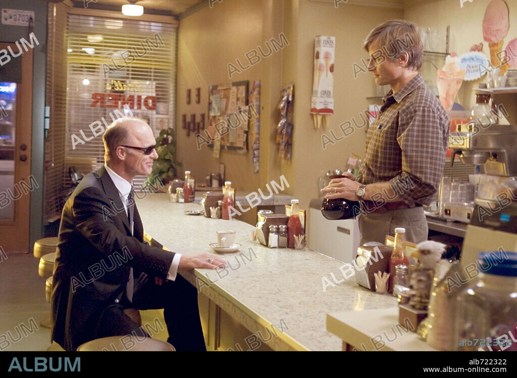ED HARRIS y VIGGO MORTENSEN en UNA HISTORIA DE VIOLENCIA, 2005 (A HISTORY OF VIOLENCE), dirigida por DAVID CRONENBERG. Copyright NEW LINE CINEMA / SEIDA, TAKASHI.