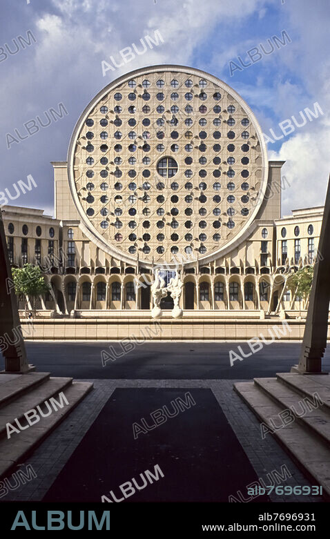 Paris, moderne Architektur, Les Arènes de Picasso, Manolo Nunez-Yanowsky  - Paris, modern Architecture, Les Arènes de Picasso, Manolo Nunez-Yanowsky.