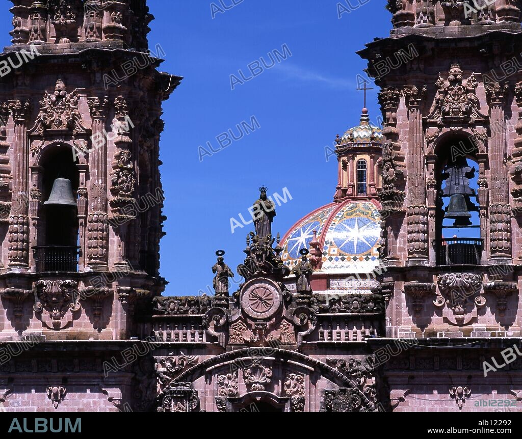 Mexico.Guerrero. Taxco. Templo de Santa Prisca.Torres y cupula,Colonial sigloXVIII.