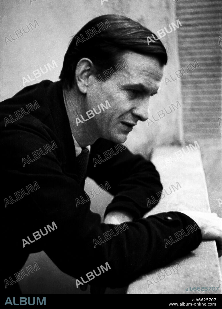 Author Gustav Regler in 1935. Portrait by photographer Fred Stein (1909-1967) who emigrated 1933 from Nazi Germany to France and finally to the USA. 1935