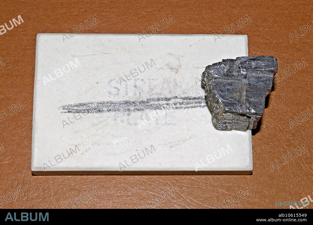 Streak plate test of the mineral Galena.
