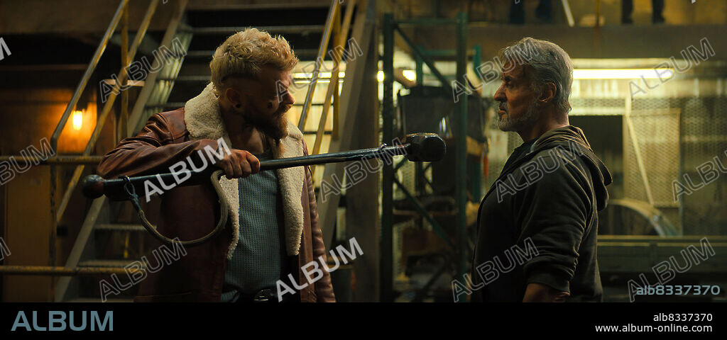 PILOU ASBAEK y SYLVESTER STALLONE en SAMARITAN, 2022. Copyright Balboa Productions / Metro-Goldwyn-Mayer.