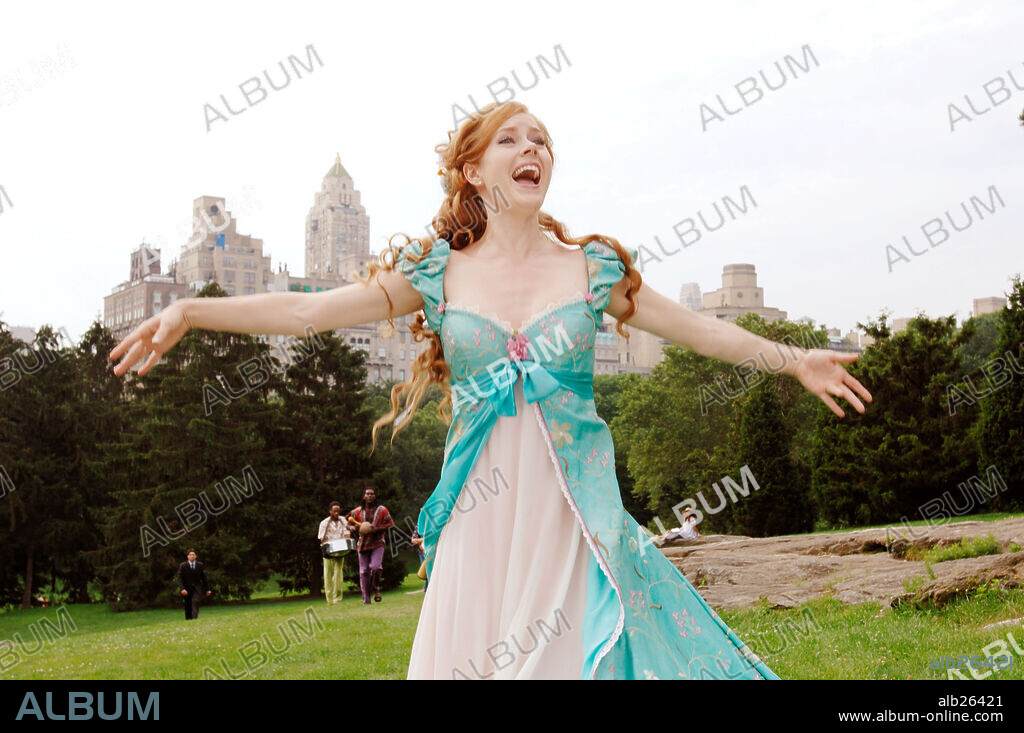 AMY ADAMS in ENCHANTED, 2007, unter der Regie von KEVIN LIMA. Copyright WALT DISNEY PICTURES / WETCHER, BARRY.