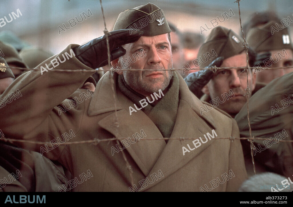 BRUCE WILLIS in HART'S WAR, 2002, directed by GREGORY HOBLIT. Copyright METRO GOLDWYN.