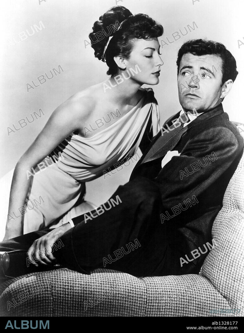 AVA GARDNER and ROBERT WALKER in ONE TOUCH OF VENUS, 1948, directed by WILLIAM A. SEITER. Copyright UNIVERSAL PICTURES.