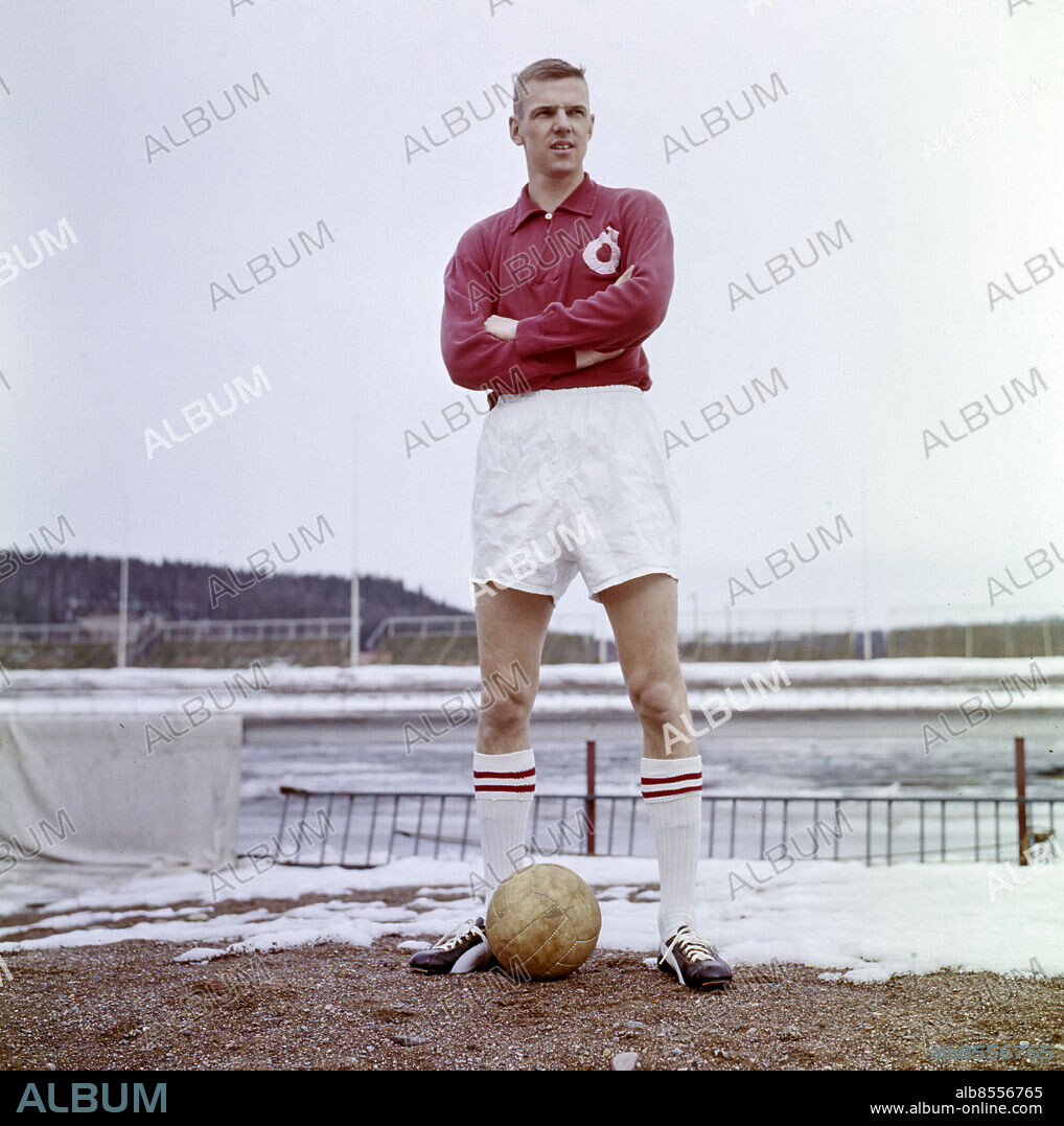 1963-04-02. Fotbollsspelaren Göran Kummelstedt, Degerfors IF, inför den allsvenska premiären våren 1963. Göran blev Sveriges första fotbollsspelare som utsattes för hulligansim då han fick en ölburk i huvudet när han spelade för Örebro mot IFK Göteborg i allsvanskan på Eyravallen 25:e oktober 1970.. Foto: Dagens Nyheter / TT / Kod: 192. **SvD OUT**.